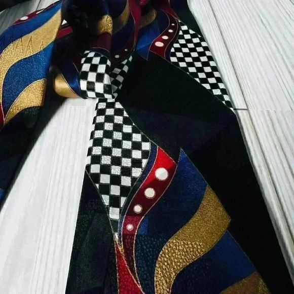 Pierre Cardin 100% Silk men's vintage neck tie - hidden art, checkered flag - Picture 4 of 12